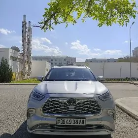 Toyota Highlander 2023