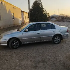 Toyota Avensis 2002
