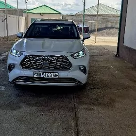 Toyota Highlander 2021