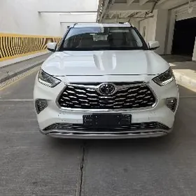 Toyota Highlander 2021