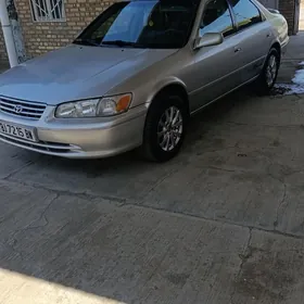 Toyota Camry 2000