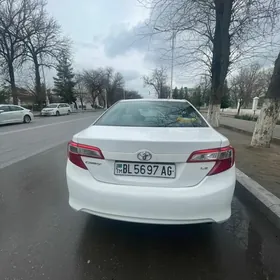 Toyota Camry 2012