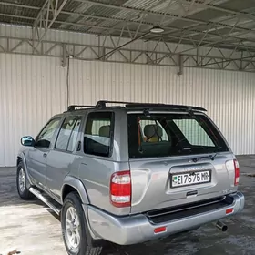 Nissan Pathfinder 2000