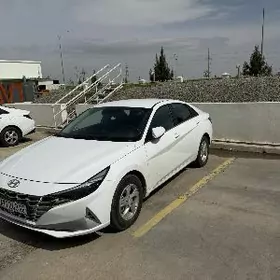 Hyundai Elantra 2023