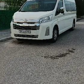 Toyota Hiace 2020