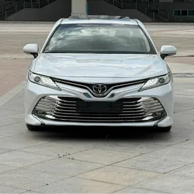 Toyota Camry 2018