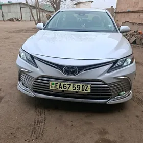 Toyota Camry 2021