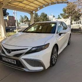 Toyota Camry 2021