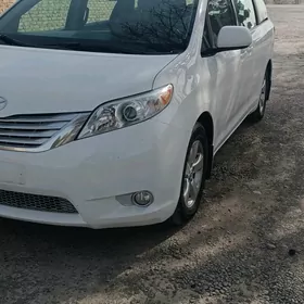 Toyota Sienna 2015