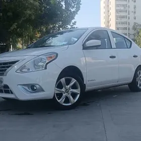 Nissan Versa 2017