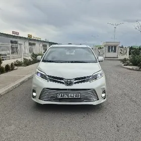 Toyota Sienna 2018