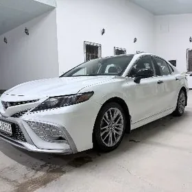 Toyota Camry 2021
