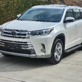 Toyota Highlander 2018