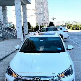 Hyundai Elantra 2020