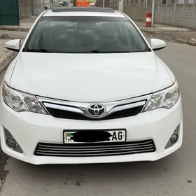 Toyota Camry 2014