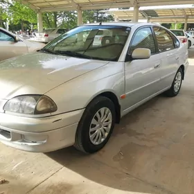 Toyota Avensis 2000