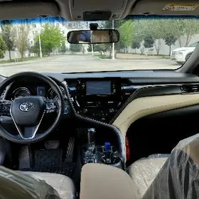 Toyota Camry Hybrid 2021