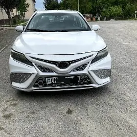 Toyota Camry 2020