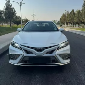 Toyota Camry 2022