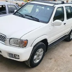 Nissan Pathfinder 2000