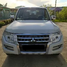 Mitsubishi Pajero 2017