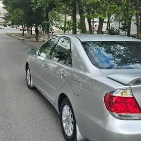Toyota Camry 2004