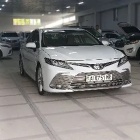 Toyota Camry 2020