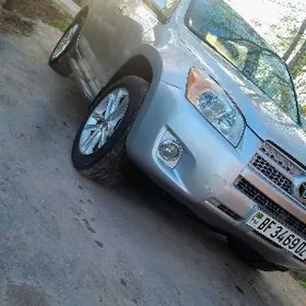 Toyota RAV4 2010