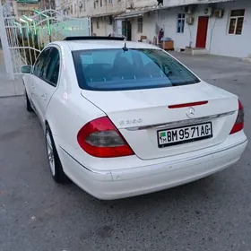 Mercedes-Benz E350 2004