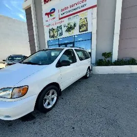 Toyota Sienna 2001