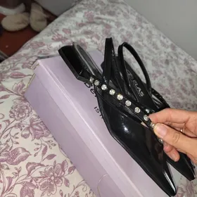 черные босоножки