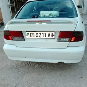 Nissan Primera 1995