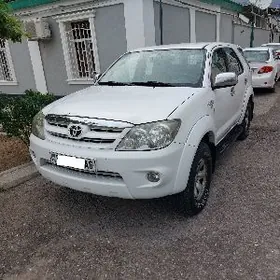 Toyota Fortuner 2006