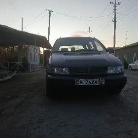 Mitsubishi Chariot 1997