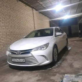 Toyota Camry 2017