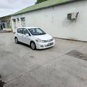 Nissan Versa 2010