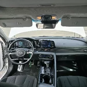 Hyundai Elantra 2021