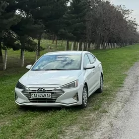 Hyundai Elantra 2020