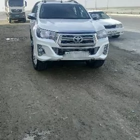 Toyota Hilux 2016