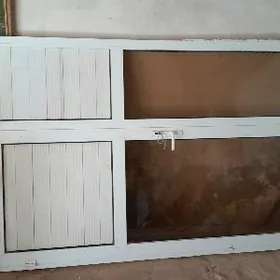 Plastik gapy we okno