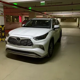 Toyota Highlander 2023