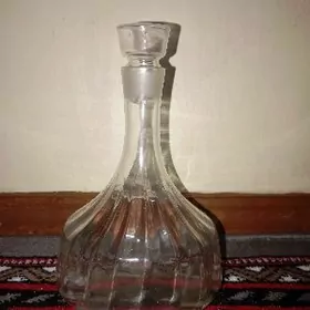 СТЕКЛЯННЫЙ ГРАФИН