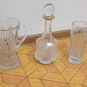 Хрустальные кувшины
