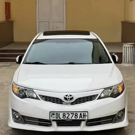 Toyota Camry 2012