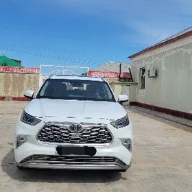 Toyota Highlander 2022