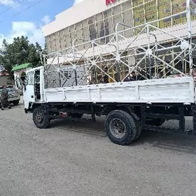 Mitsubishi Canter 1989