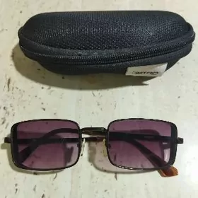 СОЛНЦЕЗАЩИТНЫЕ  ОЧКИ.