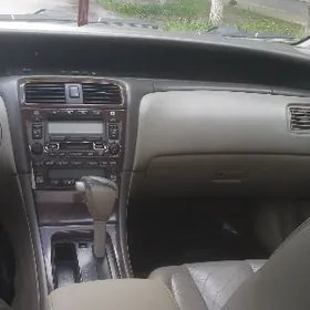 Toyota Avalon 2000