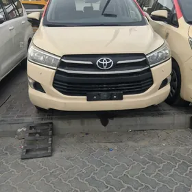 Toyota Innova 2021