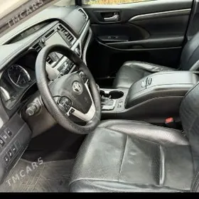Toyota Highlander 2019